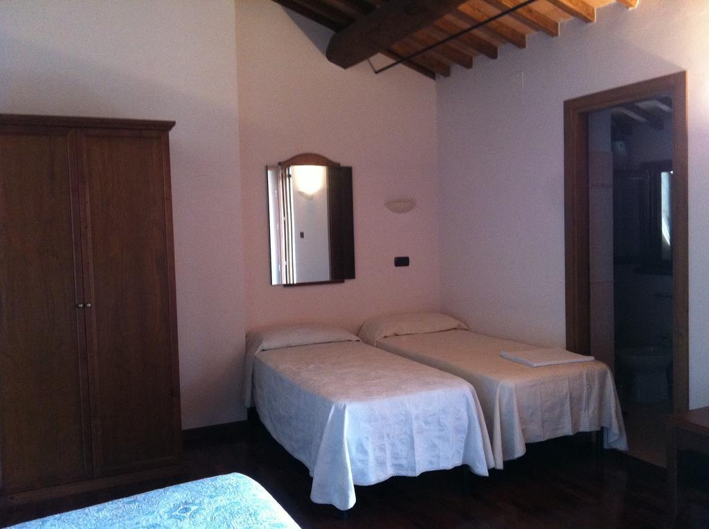 Agriturismo La Cantina アスコリ・ピチェーノ 部屋 写真