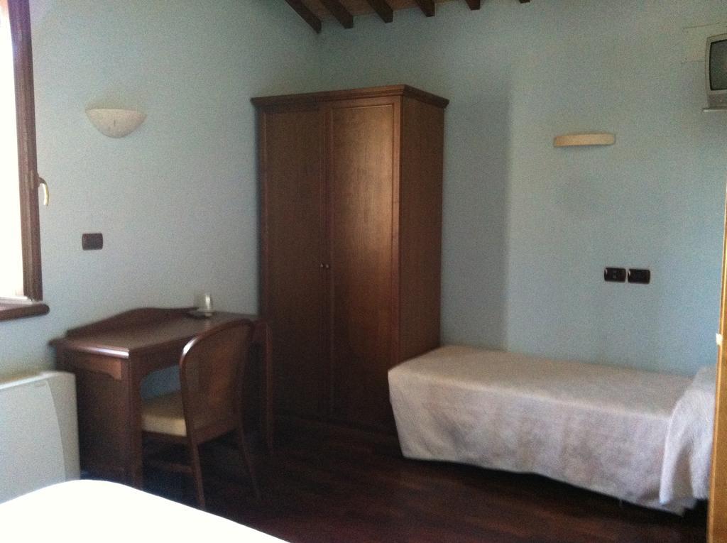 Agriturismo La Cantina アスコリ・ピチェーノ 部屋 写真